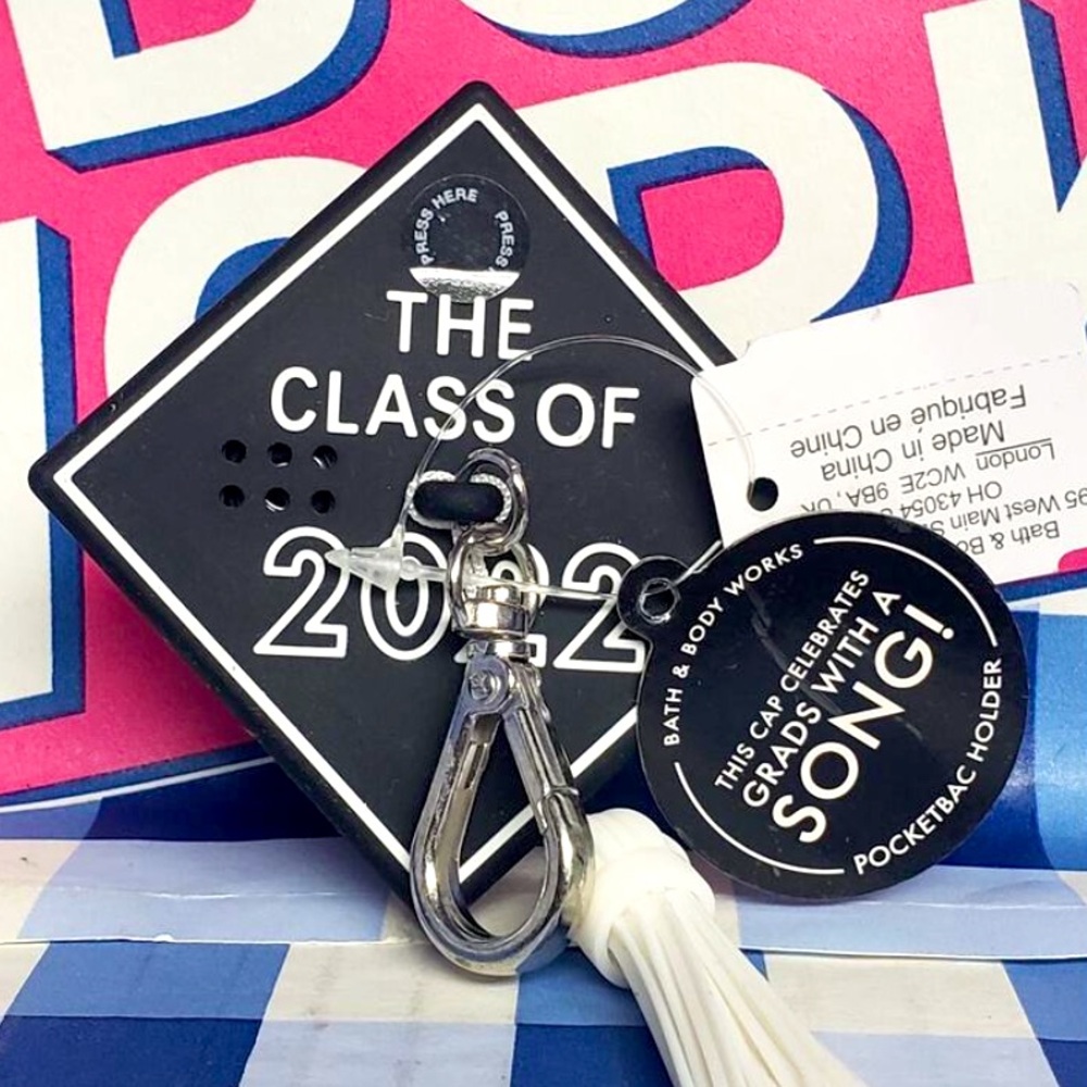 GRADUATION CAP 🎓👩🏻‍🎓 PLAYS MUSIC 2022